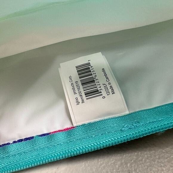 Igloo 8 Can Seaside Double Barrel Sling Soft Sided Cooler With Adjustable Strap - Picture 5 of 5